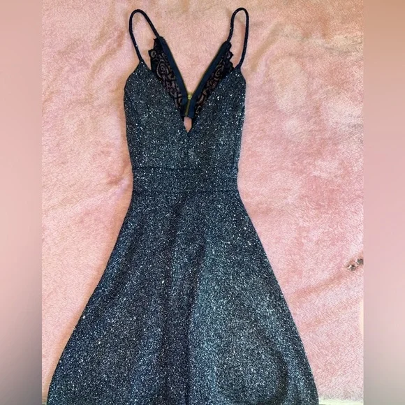 Windsor | Dresses | Windsor Homecoming Dress Sparkly